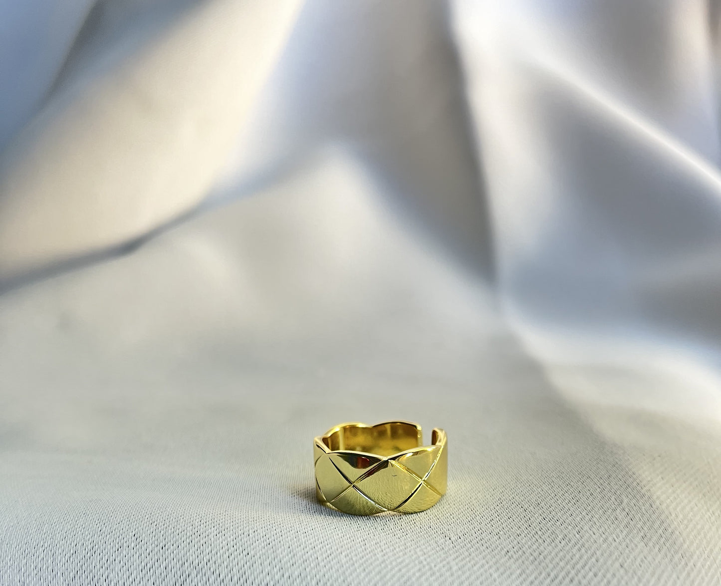 Naira Ring